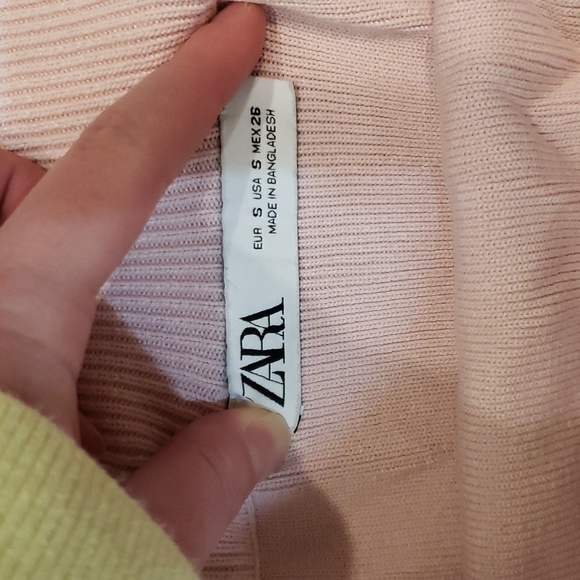 Pink Zara stretchy mini skirt. - Picture 2 of 2